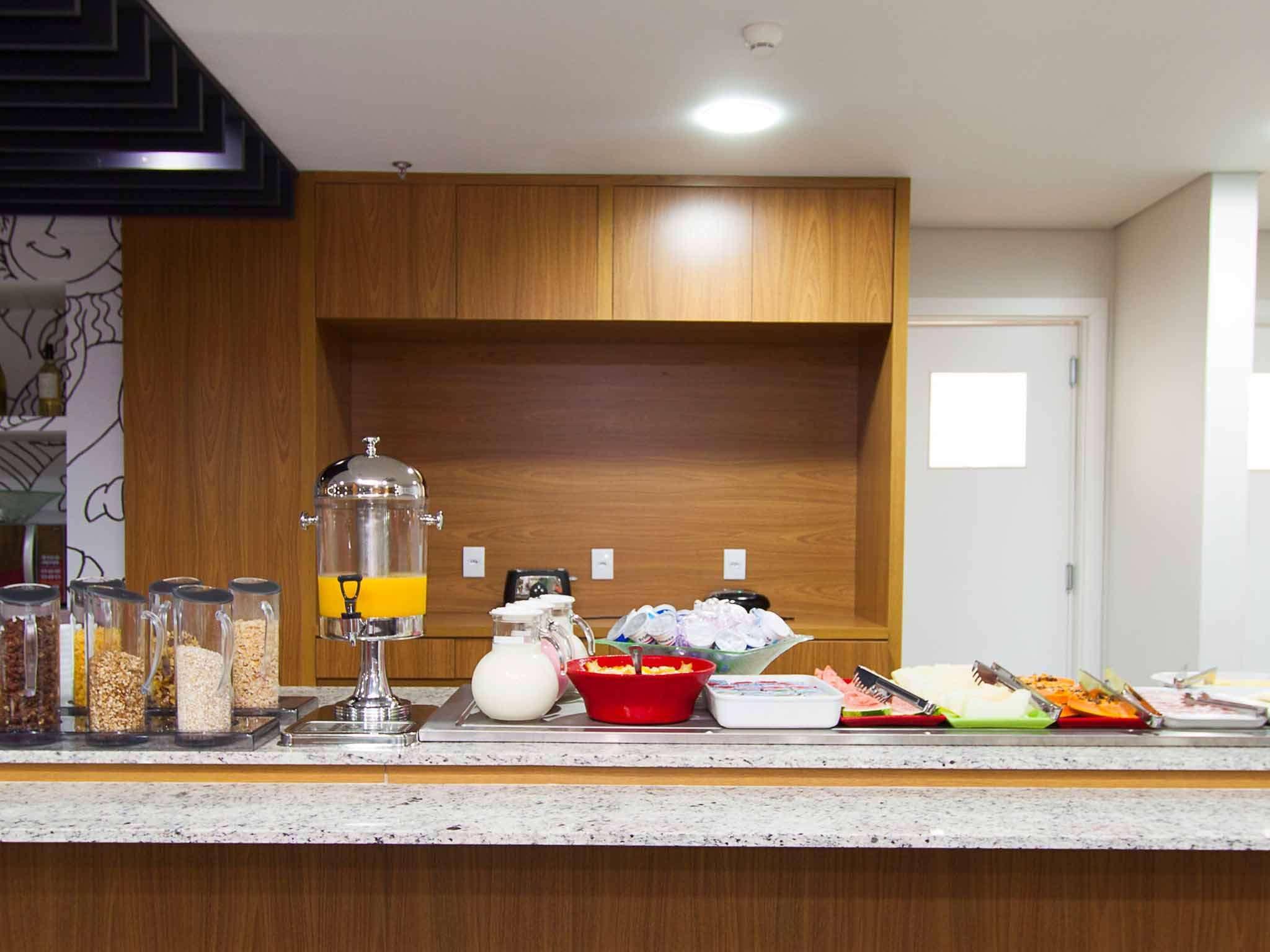 Ibis Cascavel Hotel Bagian luar foto