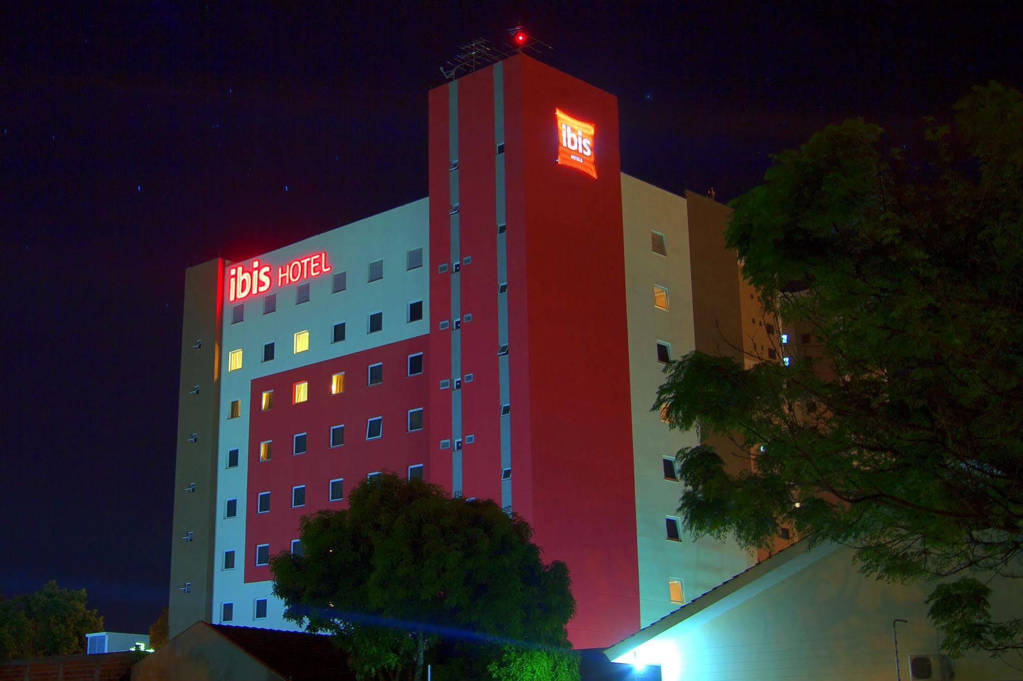 Ibis Cascavel Hotel Bagian luar foto