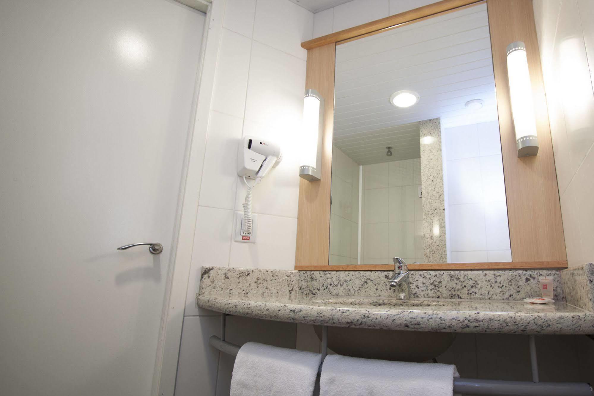 Ibis Cascavel Hotel Bagian luar foto