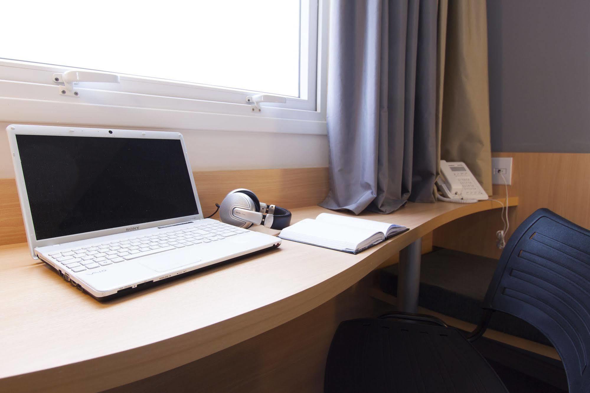 Ibis Cascavel Hotel Bagian luar foto